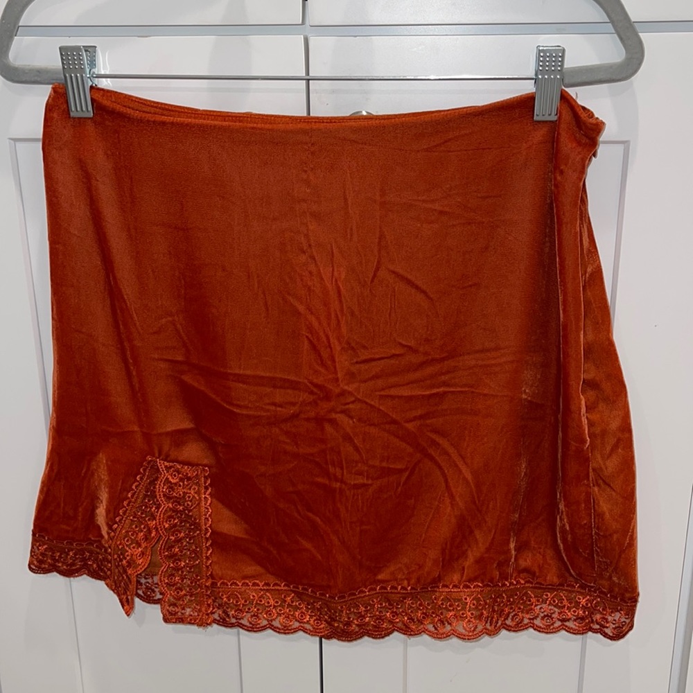 VELVET ORANGE URBAN O SKIRT